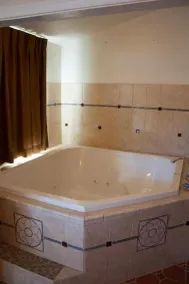 Mission Bell Motel - Bathroom
