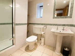 Rushop Hall - Baño