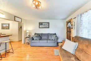 On 220 Acres: Home w/ Trails in West Liberty! - Interiør