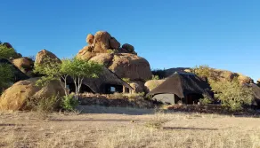 Ai Aiba - The Rock Painting Lodge - Zimmer
