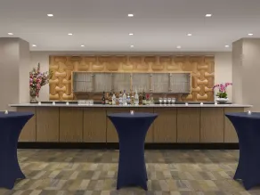 DoubleTree by Hilton Fort Lee - George Washington Bridge - Restaurant