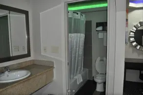 Downtown Suites Dallas - Badeværelse