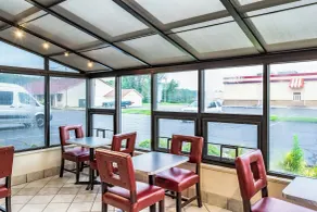 Red Roof Inn Columbus - Taylorsville-Edinburgh - Salottino della hall