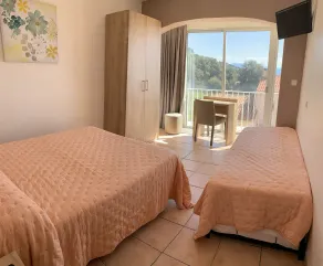 Hotel Alata - Zimmer