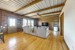 Hot Tub + Grill: Rustic Altoona Cabin w/ Views - Interiør