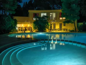 Residence with swimming pool near the sea - Pool