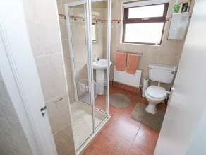 Daffodil Cottage - Bathroom