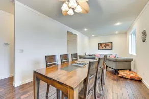 Lakefront Gem w/ Deck & Grill in Shelton - Innvendig