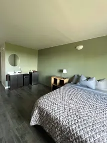 WorkStay Lodging - Yarbo, SK - Near Esterhazy & Mosaic K1, K2, & K3 - Room