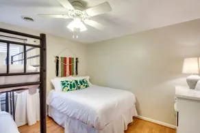Family-friendly Lake Getaway w/ Dock Near KC! - Rom