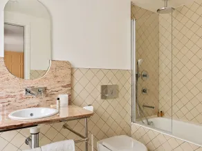 New Hotel Lafayette - Bathroom