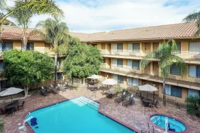 Holiday Inn Express Simi Valley by IHG - Pool