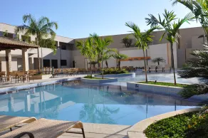 Prive Boulevard suite hotel - Piscina