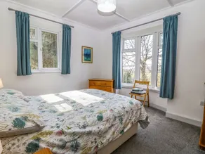 Bron Aber - Room