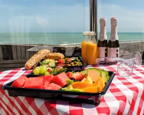 Beach Hut Suites - Servicio de comidas en la habitación