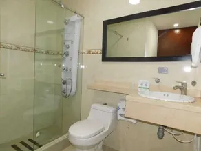 Apartasuites Business Center - Bathroom