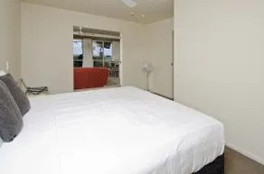 Pavilion Beachfront Apartments - Chambre