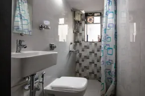 Backpacker Panda Appetite Mumbai - Bathroom