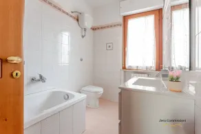 Casa Pandolfi, appartamento 90mq con posto auto e aria condizionata - Badezimmer