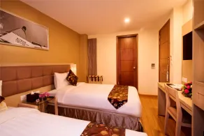 GK Central Hotel - Room