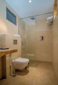 MAYA'S MANOR - A Lake View Hotel - Salle de bain