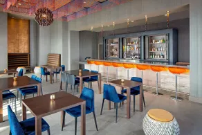 Courtyard by Marriott Dallas Downtown/Reunion District - Restaurant