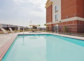 Holiday Inn Express & Suites Dinuba West by IHG - Pool