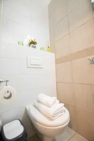Art Apartment Near Mamila best Location 1 - Badrum