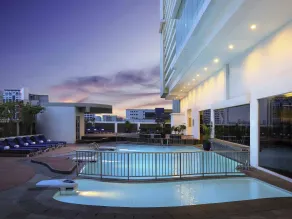 Novotel Jakarta Gajah Mada - Pool