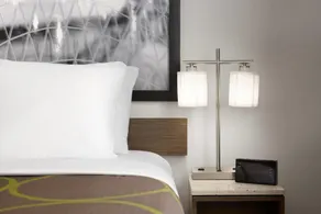 Super 8 by Wyndham Bronx Near Stadium - Room