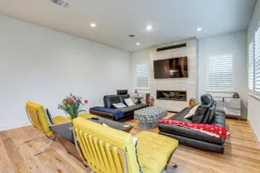 Modern Getaway w/ Patio & Yard in Pleasant Hill! - Interni