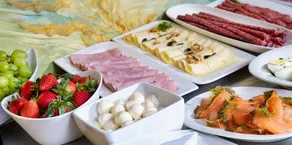 Self-Check-in Hotel VinoQ Mistelbach - Frühstücksbuffet