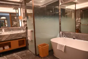 Wyndham Grand Zhaoqing Downtown - Bathroom