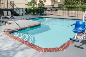 Super 8 by Wyndham Brenham TX - Pool