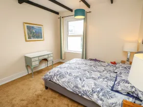 Station Avenue - Room