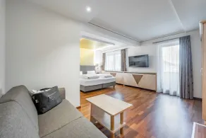 Suite, shower or bath, toilet - Camera