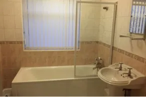 Room in Guest Room - Spacious Room in Leicester - Bathroom