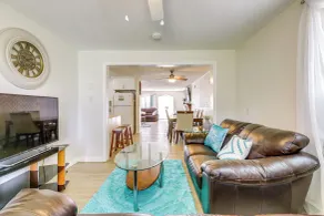 10 Mi to Hartford: Family Home w/ Yard - Interior