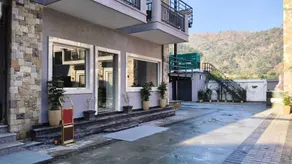 Amritara Chakra River Resort - Closest Luxury Resort to Neelkanth Temple - Reception