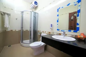 Gold Rooster Resort - Bathroom