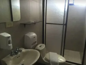 Hotel Lleras - Bathroom