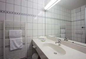 Hotel am Markt Garni - Aegidienberg - Bathroom