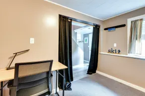 Steps to Crystal Lake: Spacious Retreat w/ Views - Innenbereich