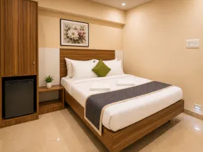 Urban Comforts - Near US Consulate Business Hotel in T Nagar - Rum
