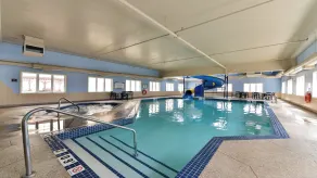 Staybridge Suites - Calgary Airport by IHG - Piscina