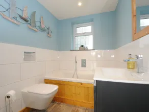 Gwennel Neyth - Bathroom