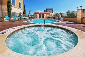 Holiday Inn Express Hotel & Suites Victoria by IHG - Pool