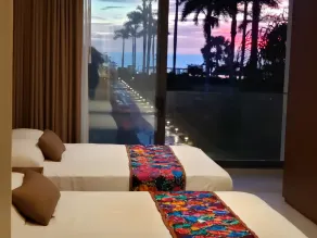 Aria Ocean Beachfront Condos - Rum