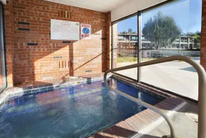 Days Inn & Suites by Wyndham Trinidad - Piscina