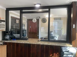 Bing's Motel - Réception
